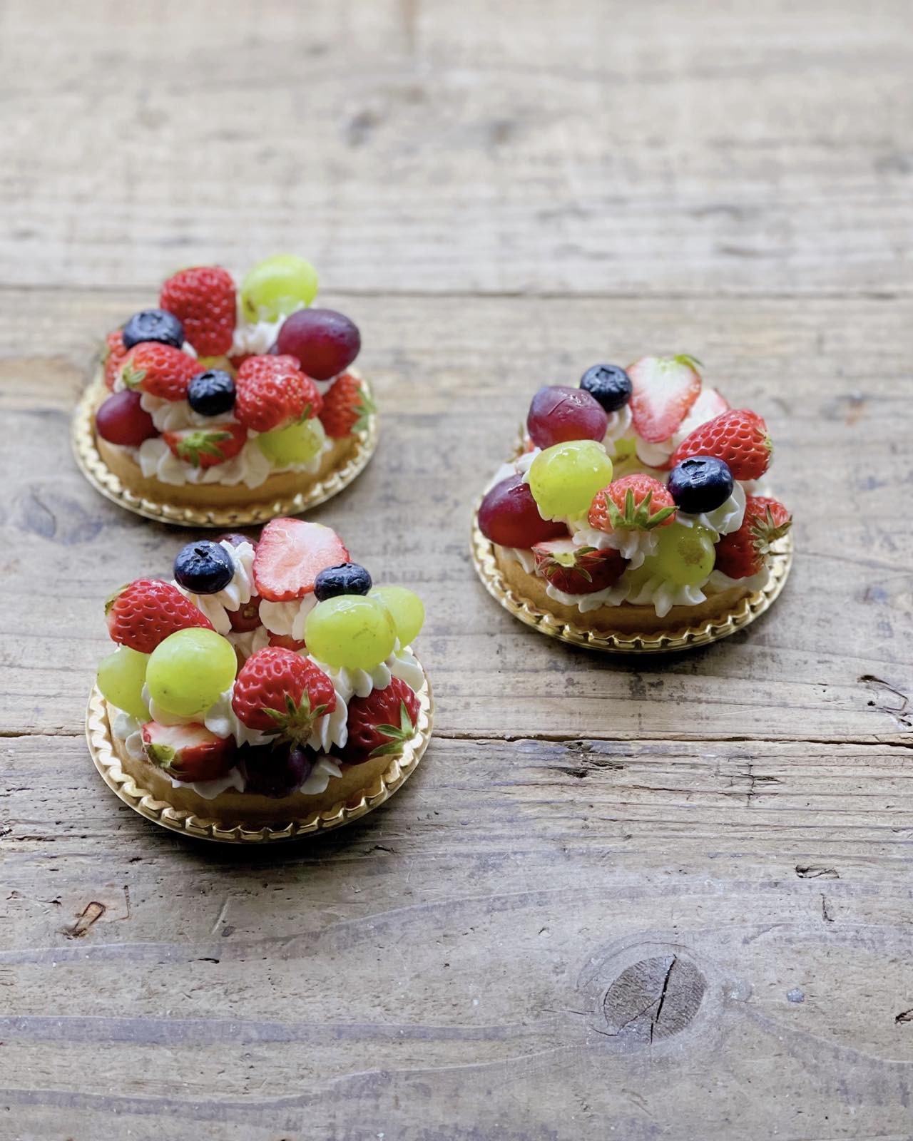 バレンタインに。美味しそうな森のタルトケーキリース クリスマスケーキ～リースタルト～ - ベルグの4月